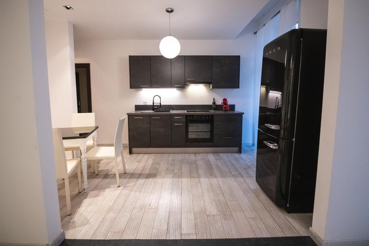 V Apartments Беллинцона Экстерьер фото