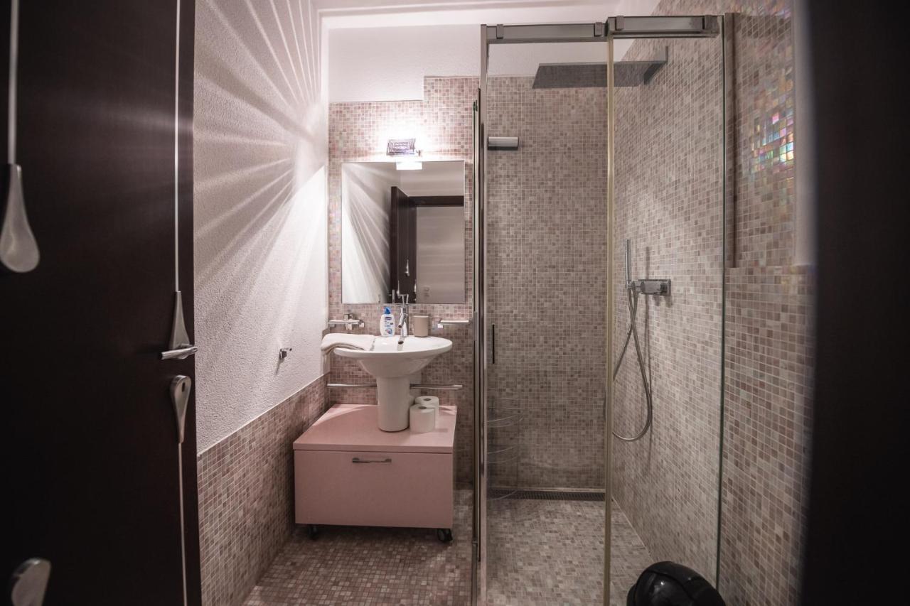 V Apartments Беллинцона Экстерьер фото